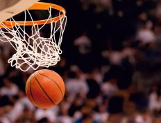 开云APP-极速启幕与赛场终结，当F1的轰鸣遇见NBA的终场哨