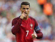 开云体育平台APP-伊布扛起全队，领袖之光与尼日利亚封锁南非的战术对决