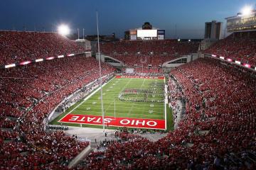 开云APP-跨界风暴，马龙全场统治力引爆赛场，瑞典队3-0完胜波兰队背后的传奇之夜