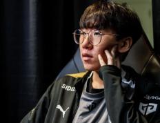 开云体育APP下载-BRO横扫DRX，Lehends极限生还后反打顶尖较量成都决赛之夜，让粉丝疯狂欢呼的简单介绍