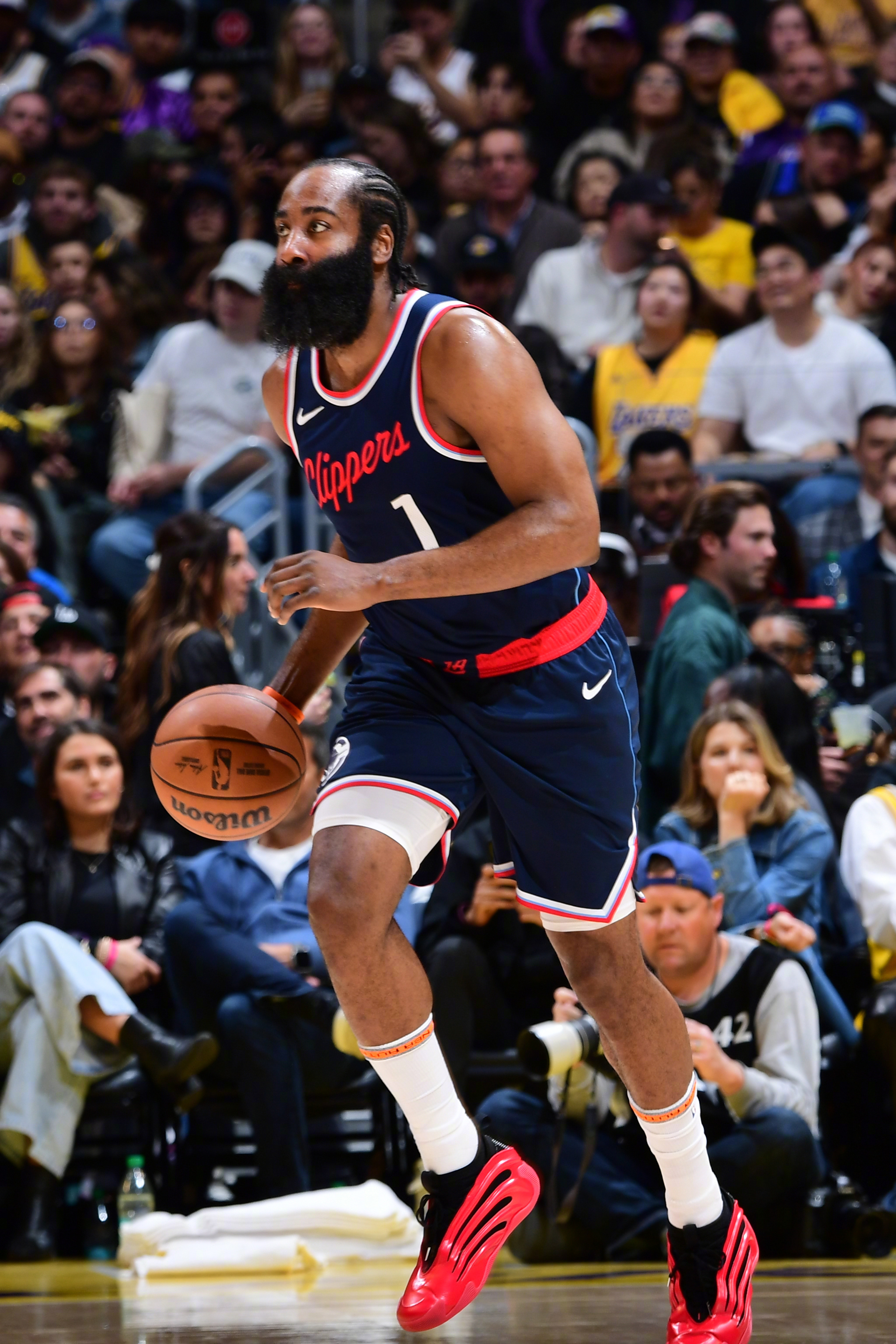 开云体育登录-快船迎来喜讯，球队所有球员状态回升