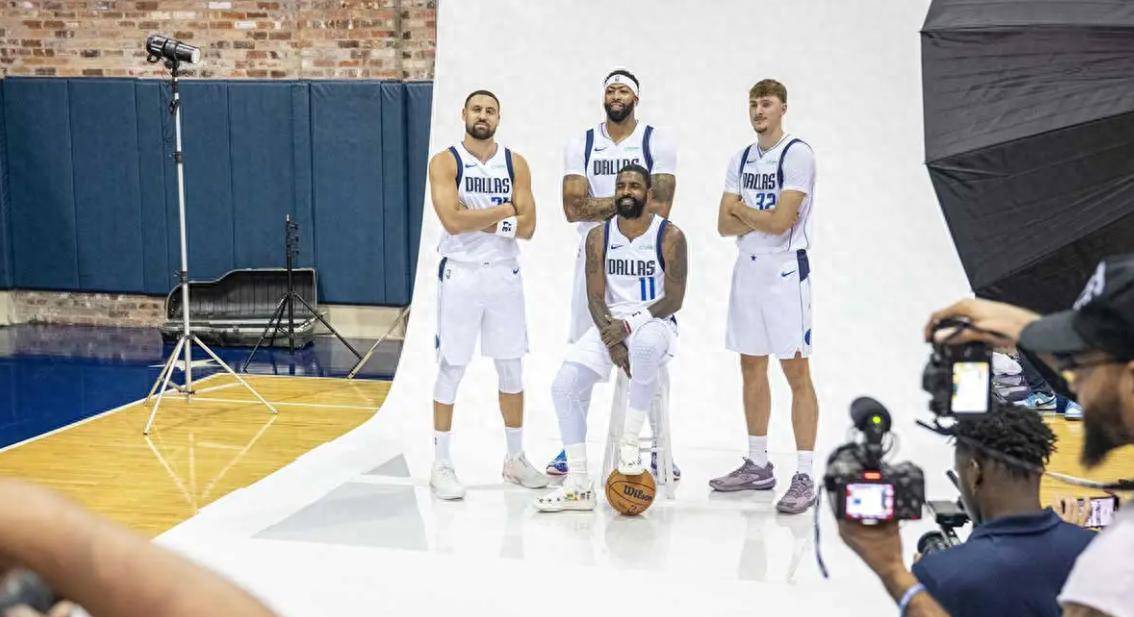 开云下载-人再胜独行侠转入胜率坦途,西蒙斯分雪藏卢卡斯统治力