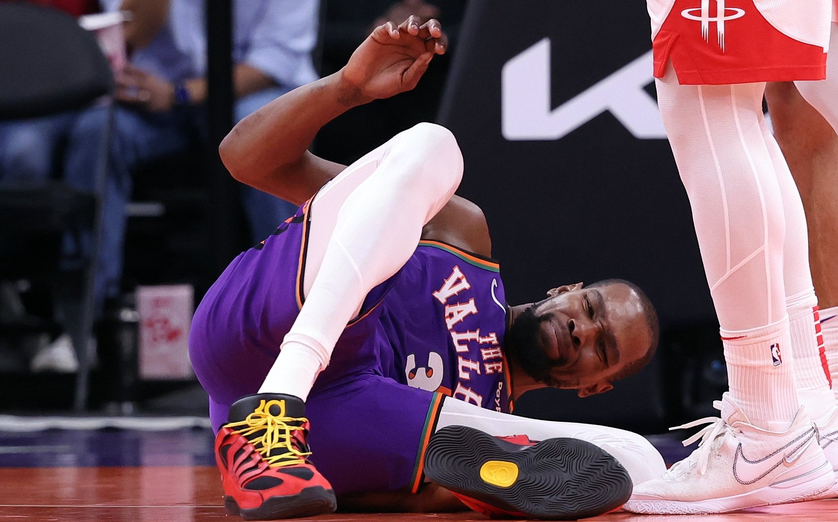 开云体育APP下载-雷霆核心球员因伤缺席赛季，球队遭遇危机