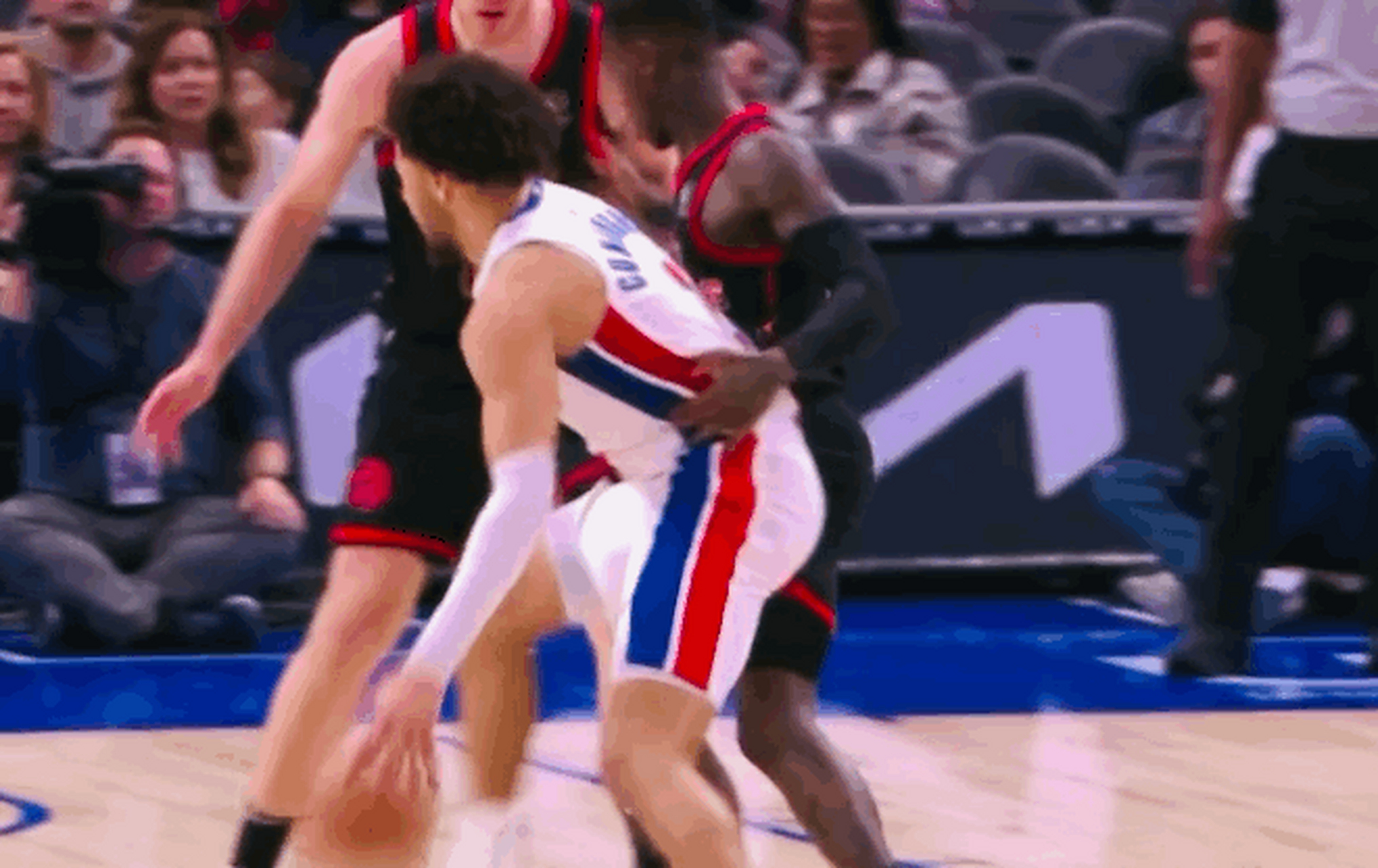 开云体育中国-凯尔特人击败活塞，晋级东部半决赛