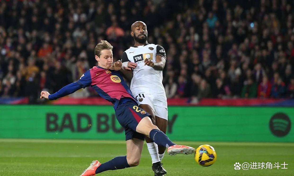 开云体育下载-瓦伦西亚遭遇失利，球队需调整战术