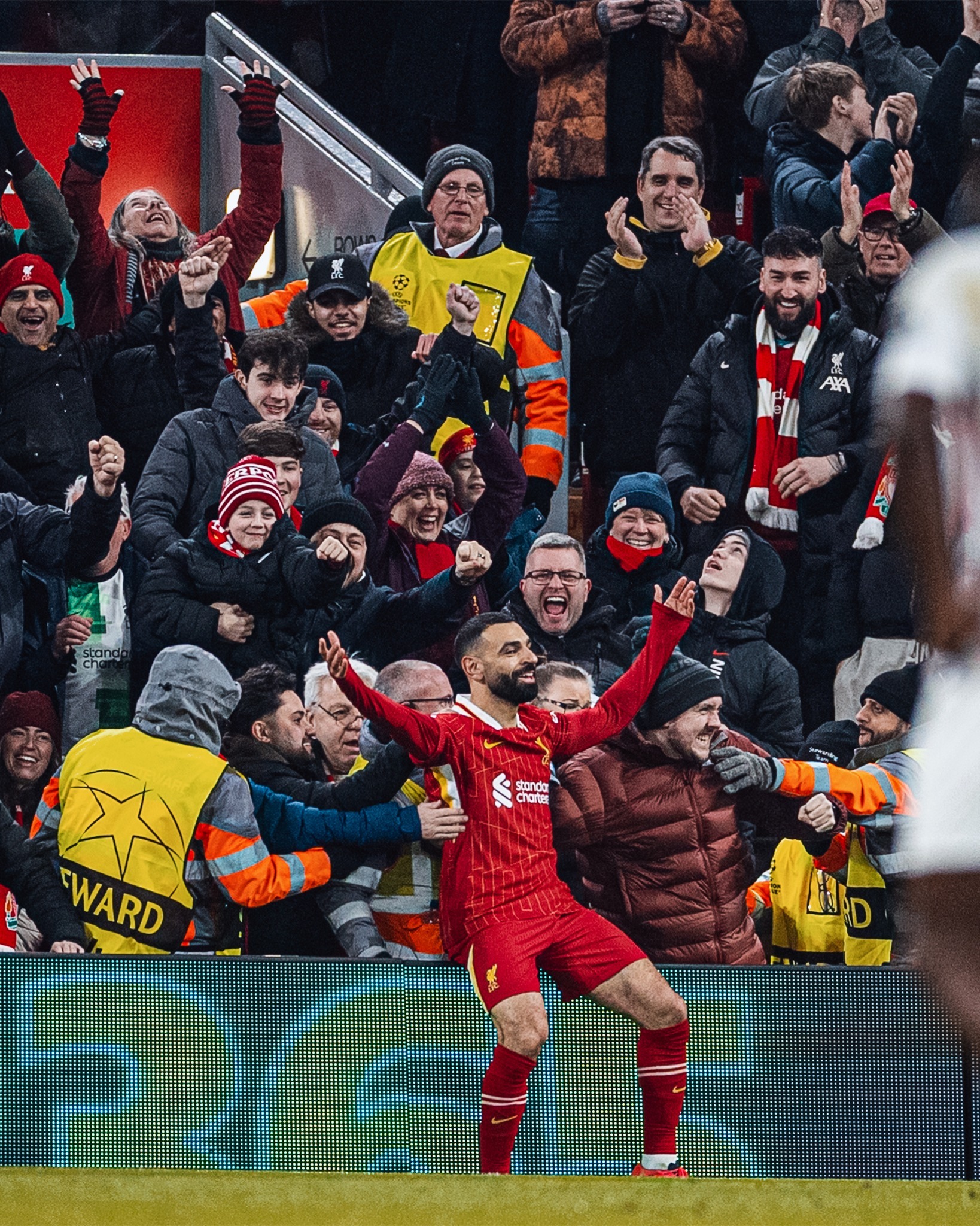 开云体育入口-利物浦主场击败埃弗顿，赢得榜首之战